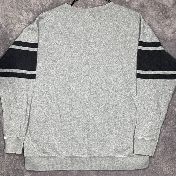 Victoria’s Secret PINK Gray Crewneck Sweatshirt Women’s Size M Logo Pullover - Picture 6 of 6